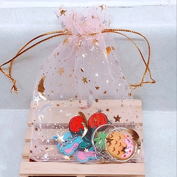 KIDCORE LOT OF 3 KEYCHAINS CHERRY ICED PINEAPPLE AND UNICORN - Picture 4 of 4